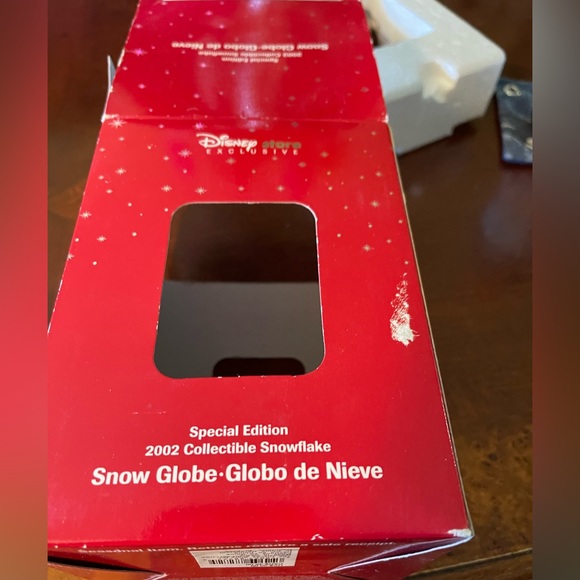 Disney Vintage Mickey & Minnie 2002 Collectible Snowflake Skating Snow Globe - Picture 16 of 16